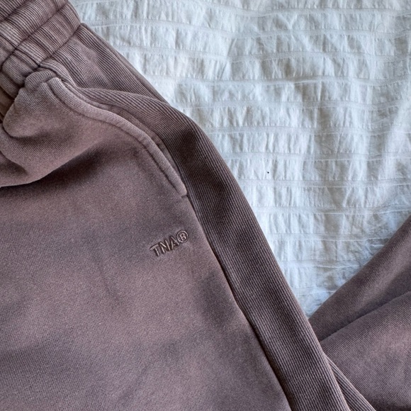 Aritzia TNA Sweatfleece Cozy Fleece Boyfriend Sweatpants - Picture 3 of 5